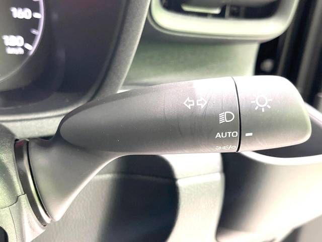 Toyota SIENTA 2023-06 26868-7