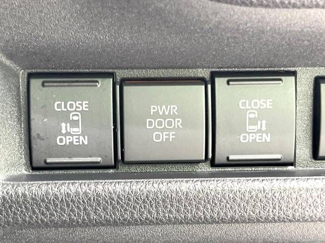 Toyota SIENTA 2023-06 26868-5