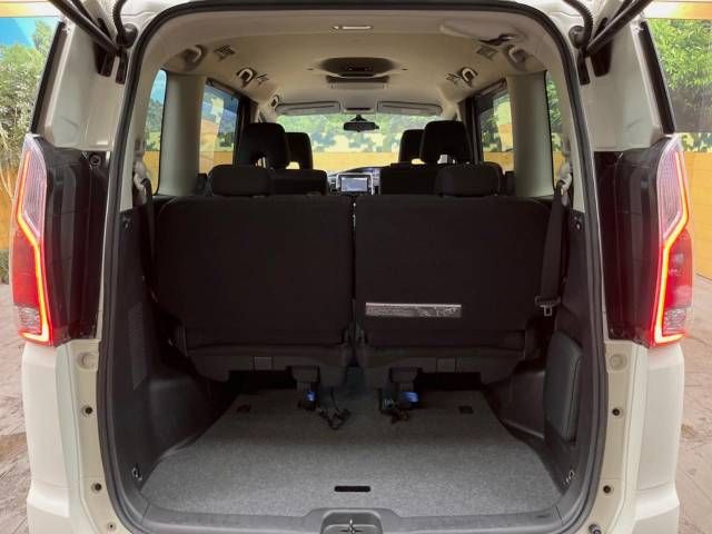 Nissan SERENA 2018-09 191846-12