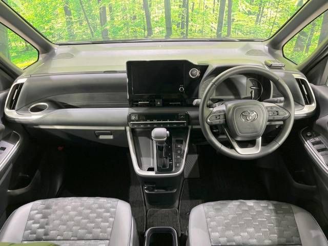 Toyota VOXY 2023-04 185920-1