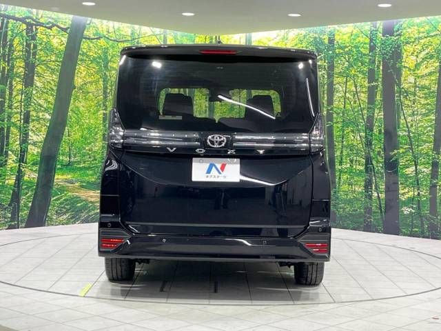 Toyota VOXY 2023-04 185920-16