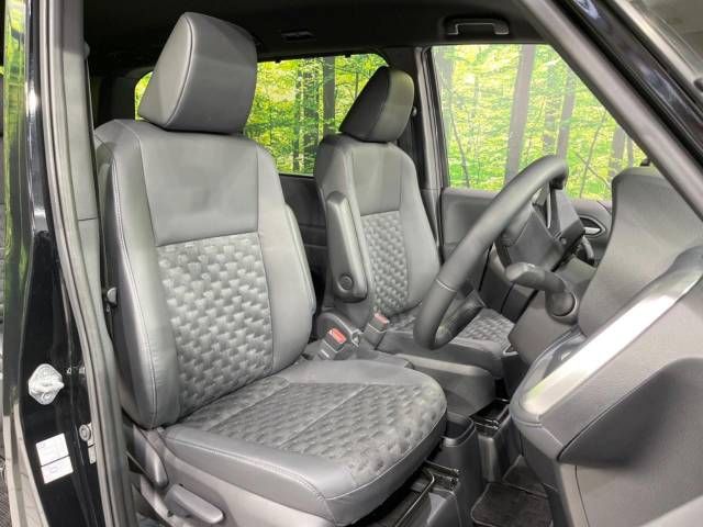 Toyota VOXY 2023-04 185920-8
