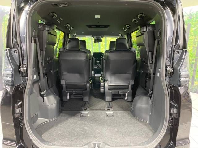 Toyota VOXY 2023-04 185920-11