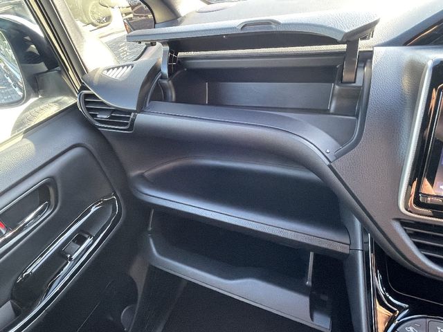 Toyota NOAH 2020-11 181804-20