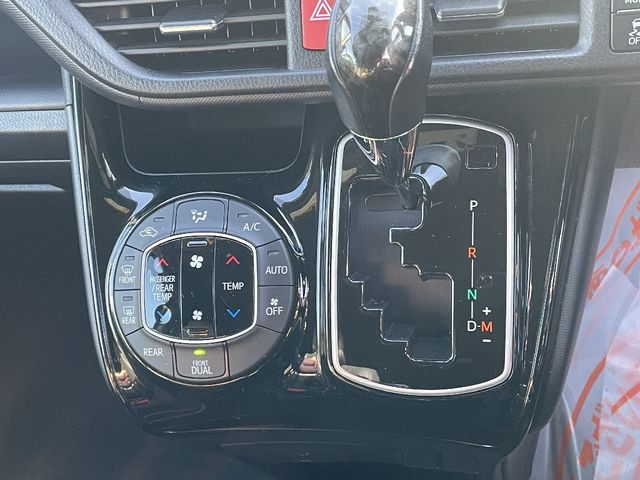 Toyota NOAH 2020-11 181804-15