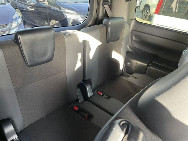 Toyota NOAH 2020-11 181804-7