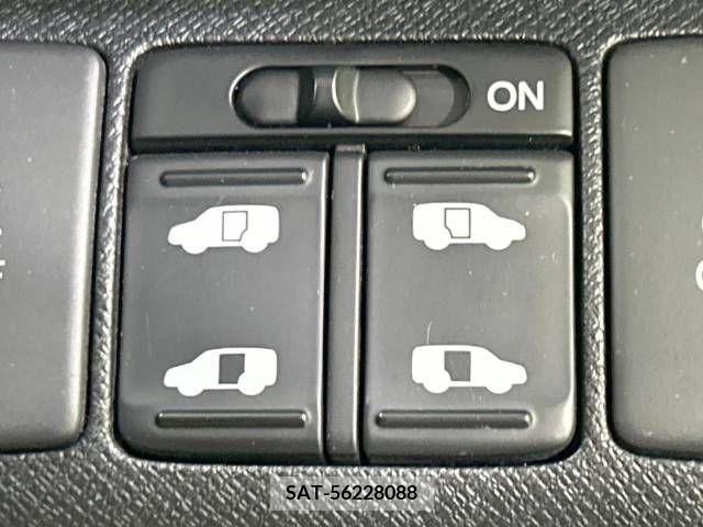 Honda e 2013-02 376052-4