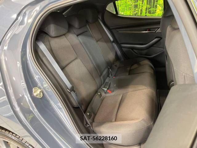 Mazda MAZDA3 2022-01 301096-10
