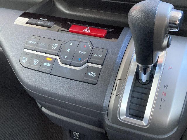 Honda e 2012-12 20478-5