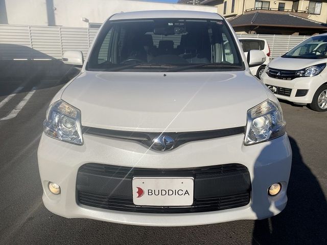 Toyota SIENTA 2011-09 180681-2