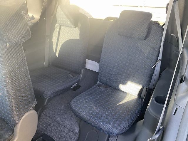 Toyota SIENTA 2011-09 180681-14