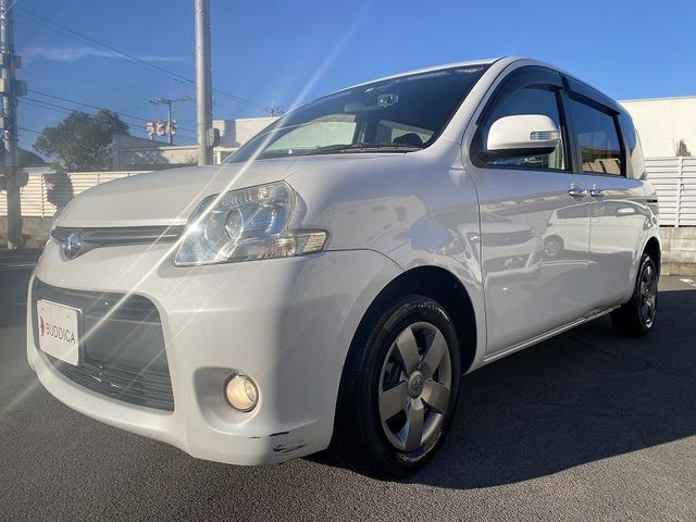 Toyota SIENTA 2011-09 180681-3