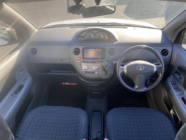 Toyota SIENTA 2011-09 180681-9