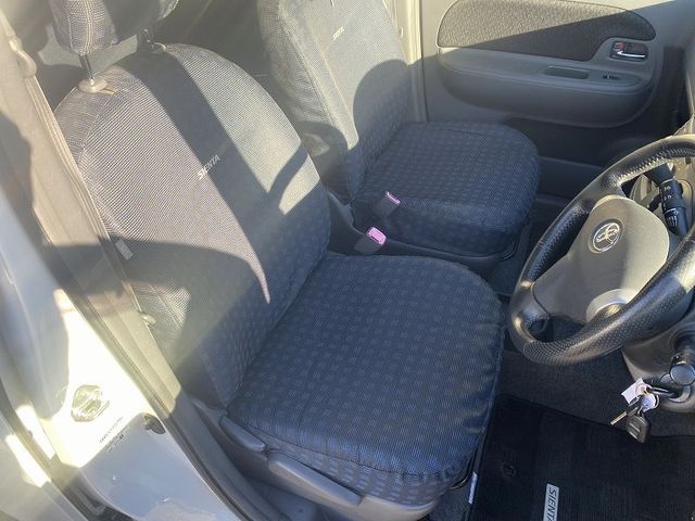 Toyota SIENTA 2011-09 180681-11