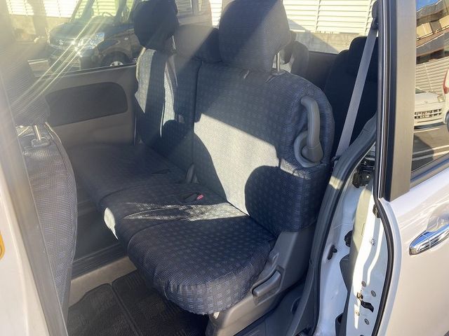 Toyota SIENTA 2011-09 180681-13