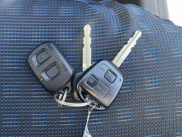 Toyota SIENTA 2011-09 180681-21