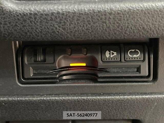 Nissan JUKE 2013-01 274038-7