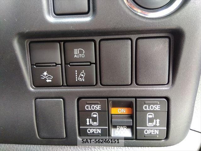 Toyota VOXY 2017-11 370278-23