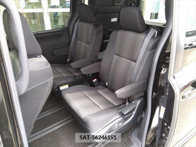 Toyota VOXY 2017-11 370278-14