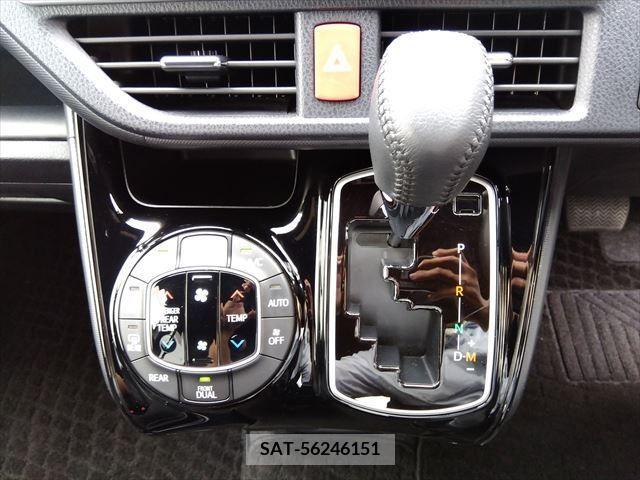 Toyota VOXY 2017-11 370278-20
