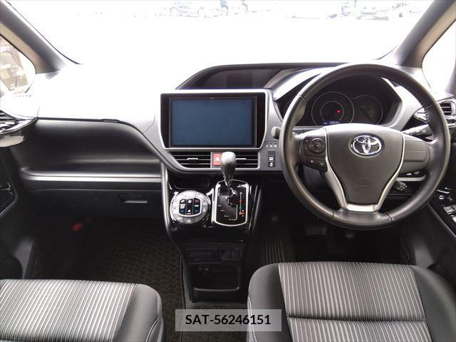 Toyota VOXY 2017-11 370278-10