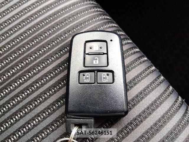 Toyota VOXY 2017-11 370278-26