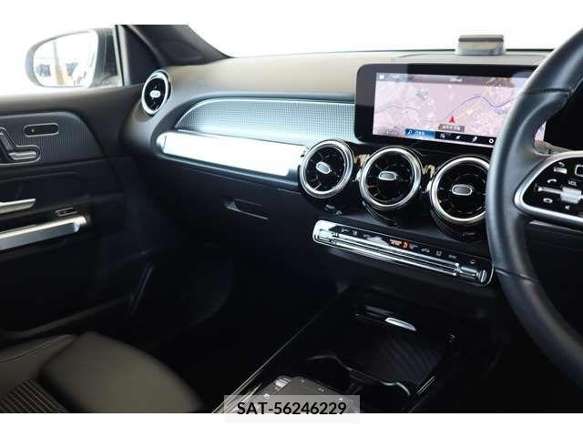 Mercedes Benz GLB-CLASS 2021-02 217515-16