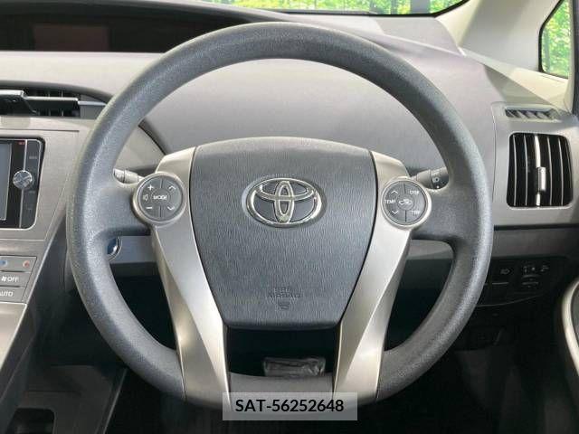Toyota PRIUS 2013-10 322034-11