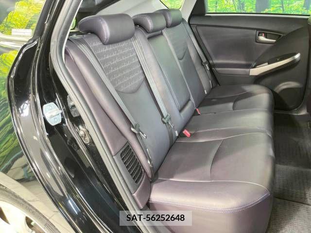 Toyota PRIUS 2013-10 322034-9