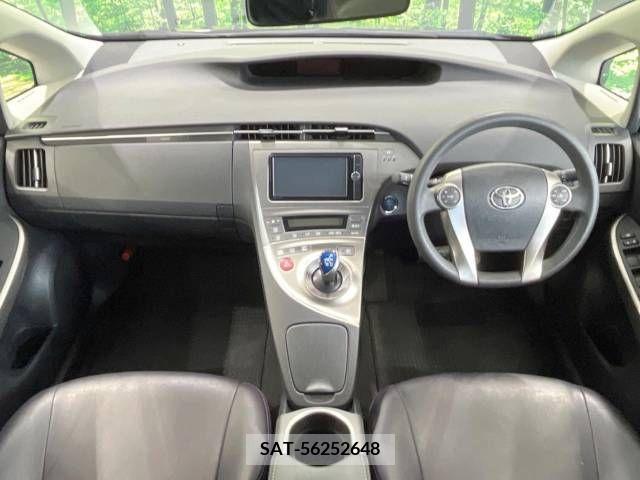 Toyota PRIUS 2013-10 322034-1