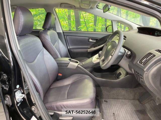 Toyota PRIUS 2013-10 322034-8