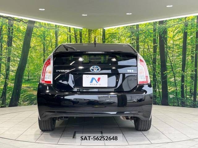 Toyota PRIUS 2013-10 322034-15