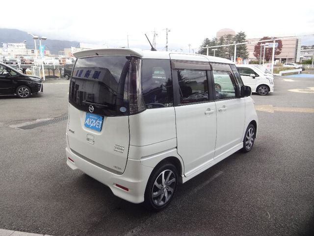 Nissan ROOX 2011-09 193606-1