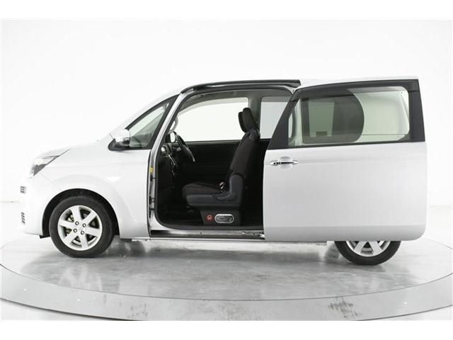 Toyota SPADE 2012-08 9915-3