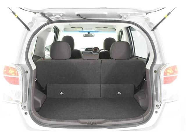 Toyota SPADE 2012-08 9915-6