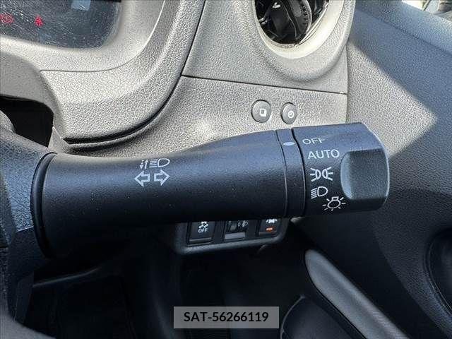 Nissan NOTE 2017-09 279949-5