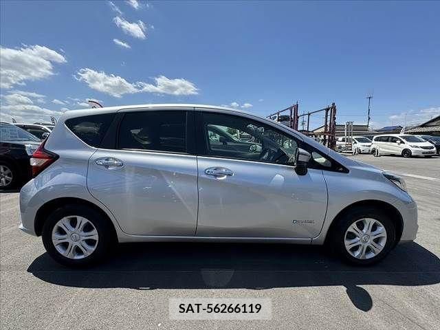 Nissan NOTE 2017-09 279949-11