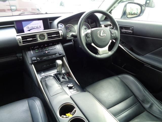 Lexus IS 2013-09 2741-1