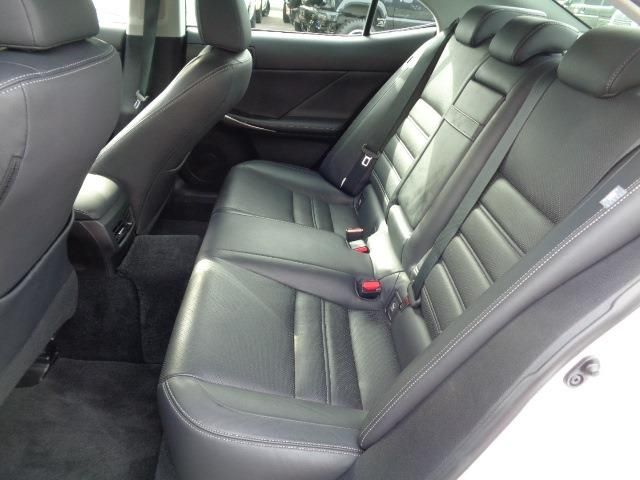 Lexus IS 2013-09 2741-10