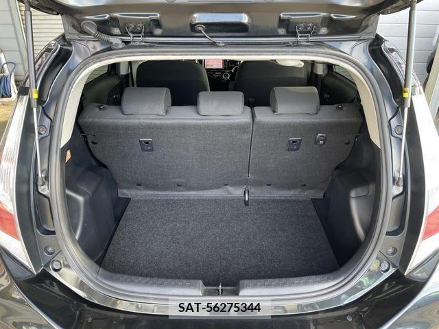 Toyota AQUA 2016-07 371889-27
