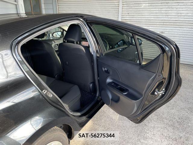 Toyota AQUA 2016-07 371889-18