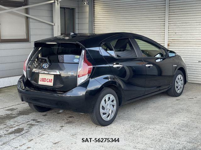Toyota AQUA 2016-07 371889-5