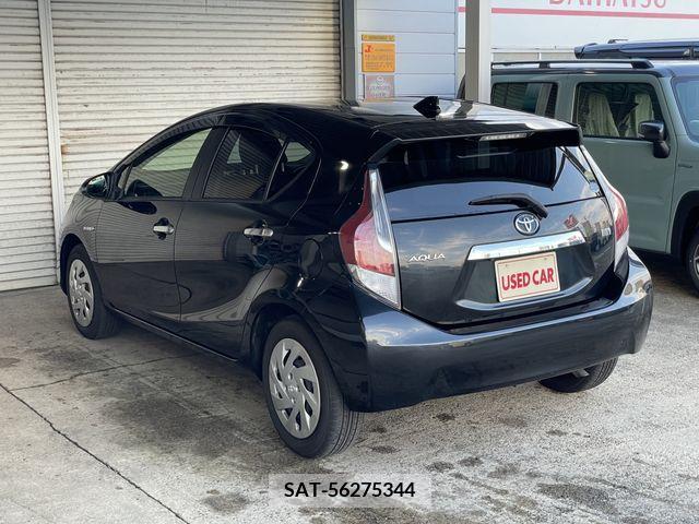 Toyota AQUA 2016-07 371889-3