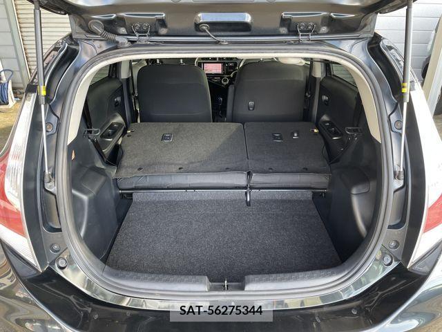 Toyota AQUA 2016-07 371889-28