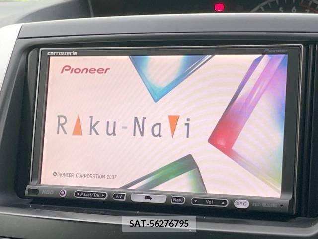 Toyota VOXY 2011-11 370418-2