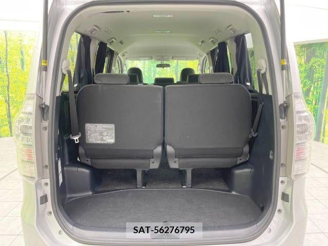 Toyota VOXY 2011-11 370418-10