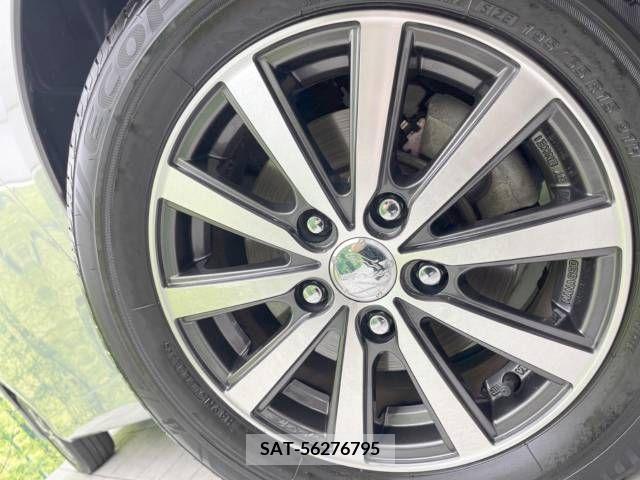Toyota VOXY 2011-11 370418-13