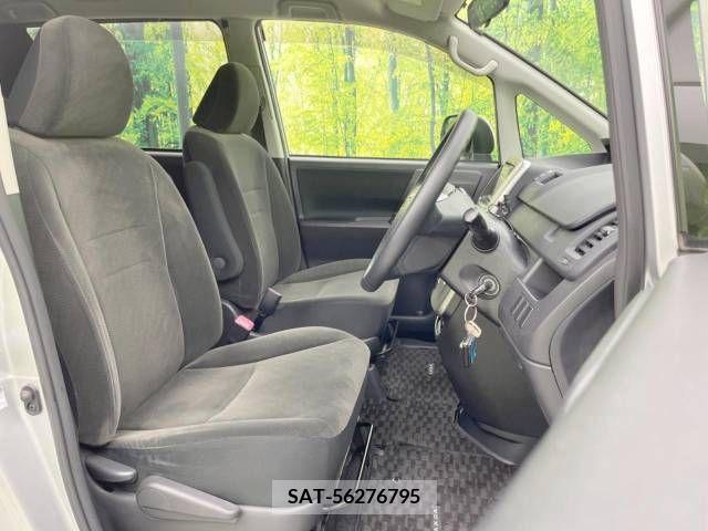 Toyota VOXY 2011-11 370418-7
