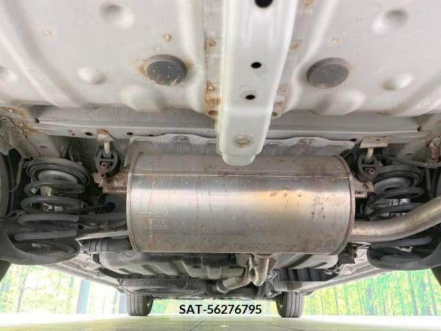 Toyota VOXY 2011-11 370418-19