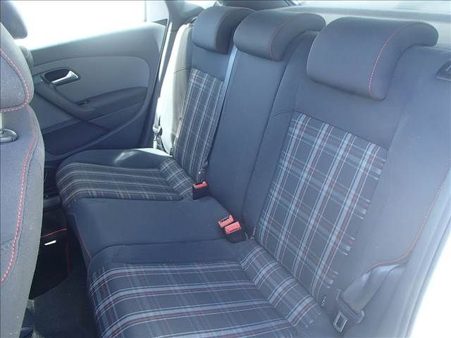 VolksWagen POLO 2010-10 9899-12